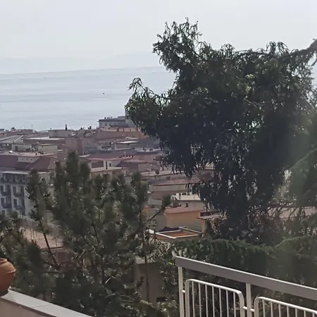 Le Ginestre 3* סלרנו