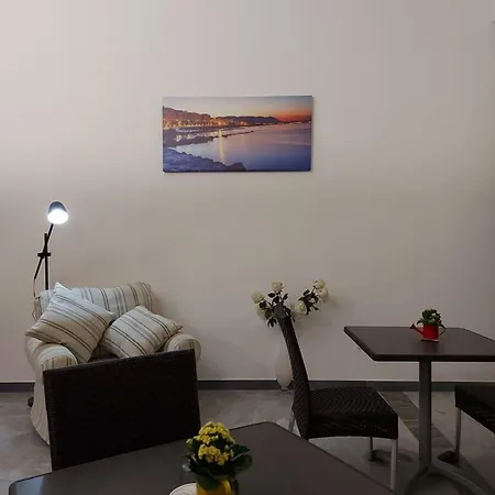 Le Ginestre 3* סלרנו